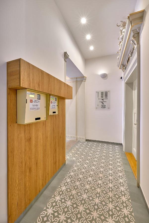 Downtown Suites Rubesova Прага Экстерьер фото